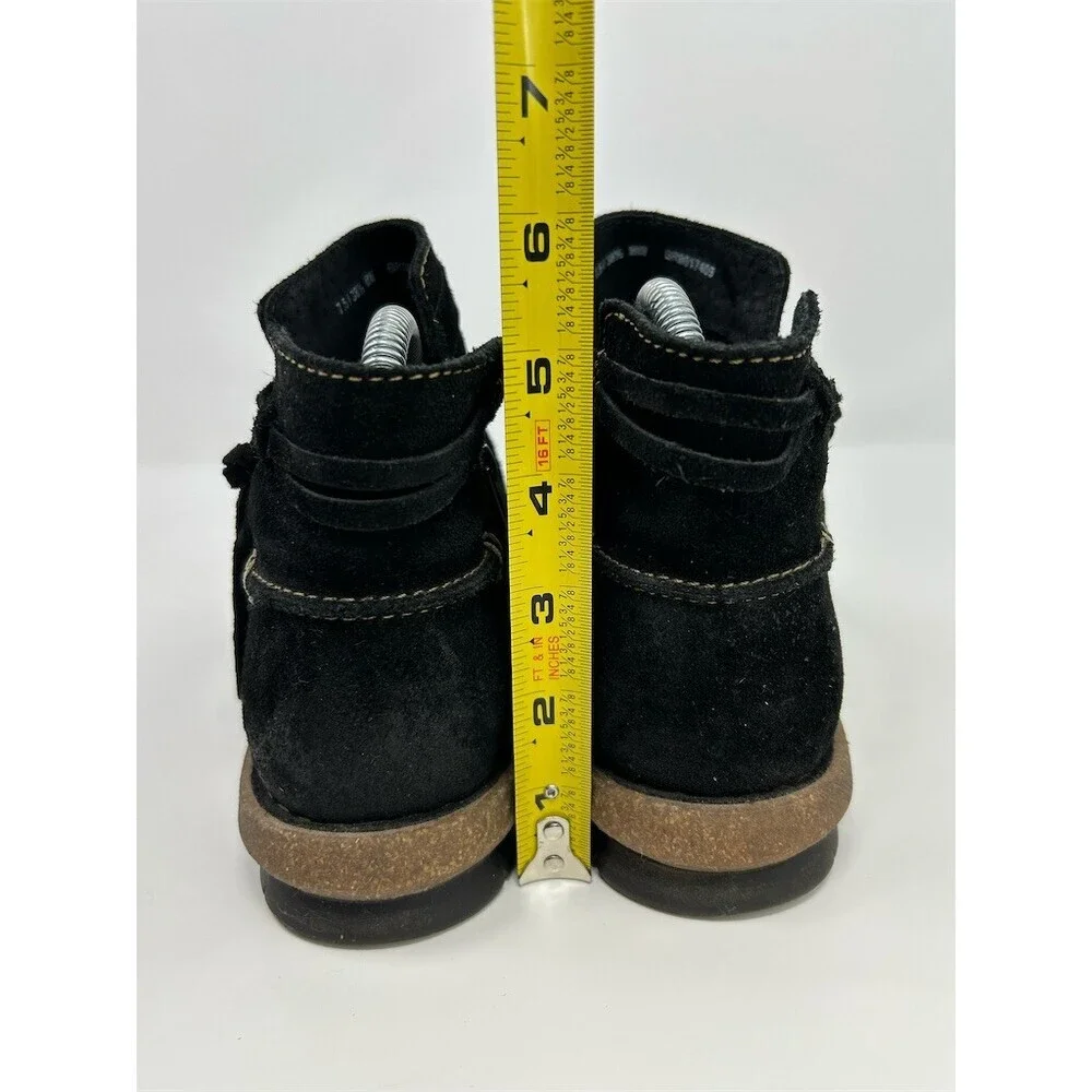 Børn Women's Black Suede Ankle Booties Side Zip Buckle Comfort Lug Sole Size 7.5
